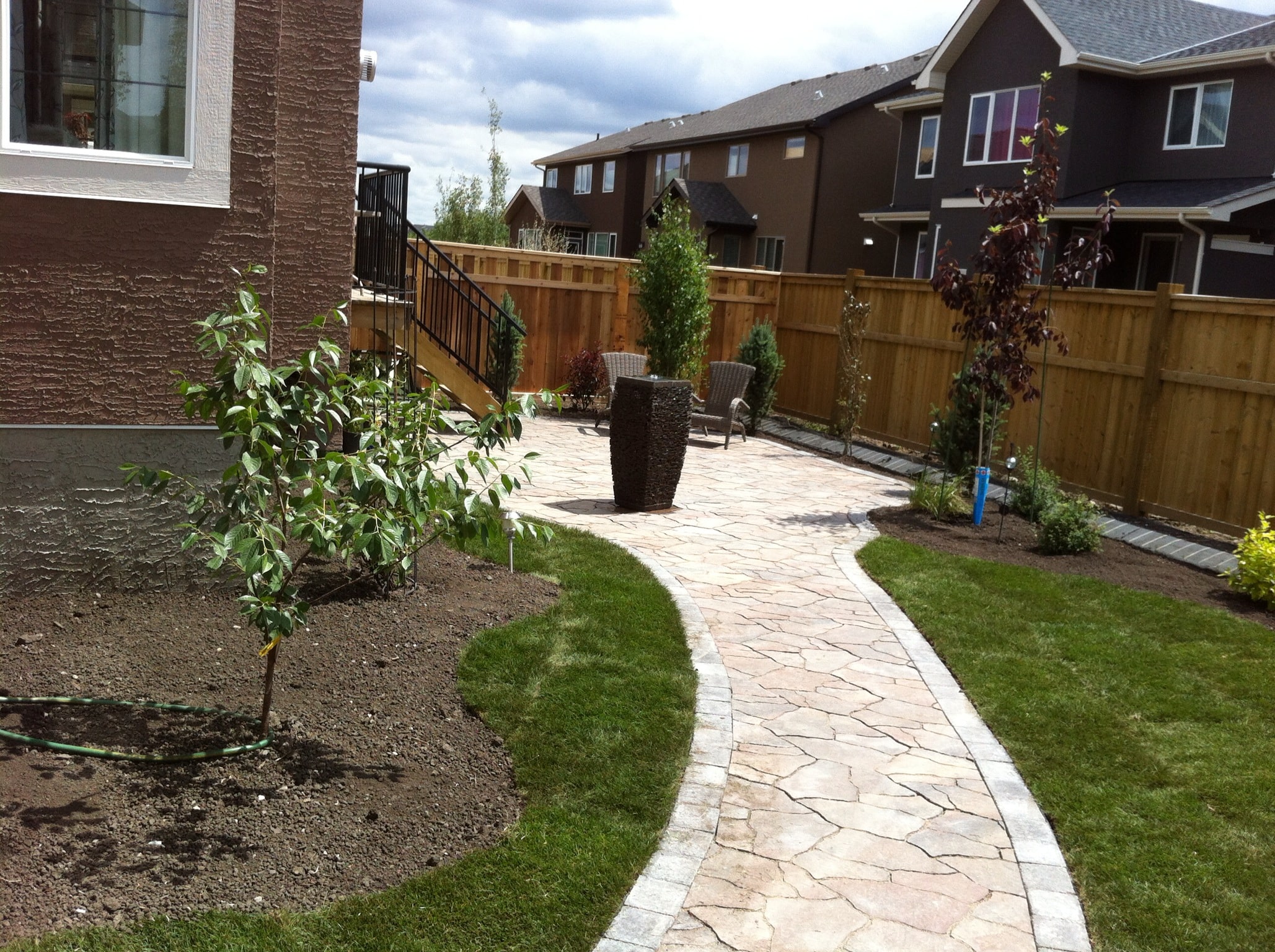 walkway-pavers-and-garden-landscaping