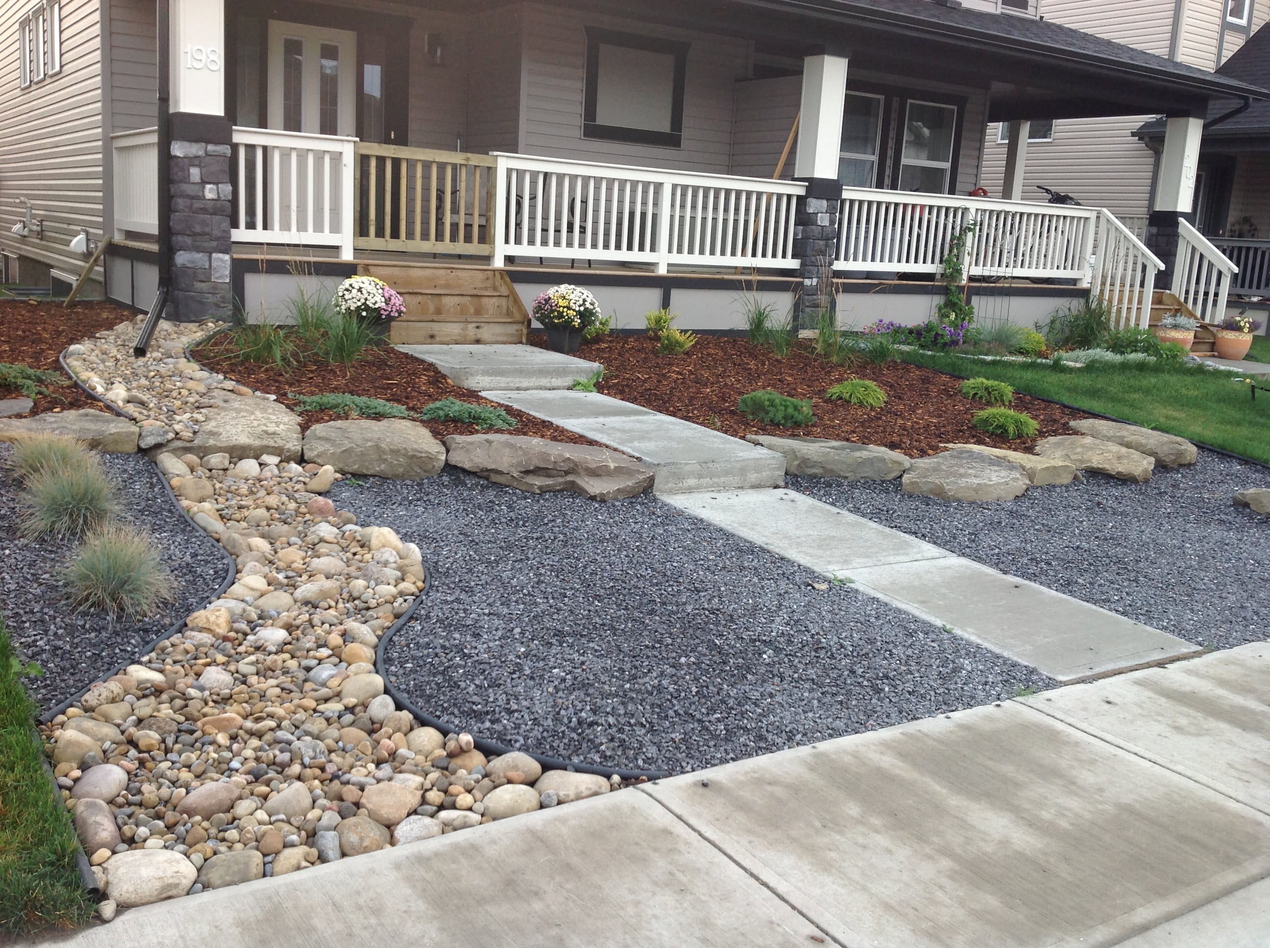 decorative-garden-rocks