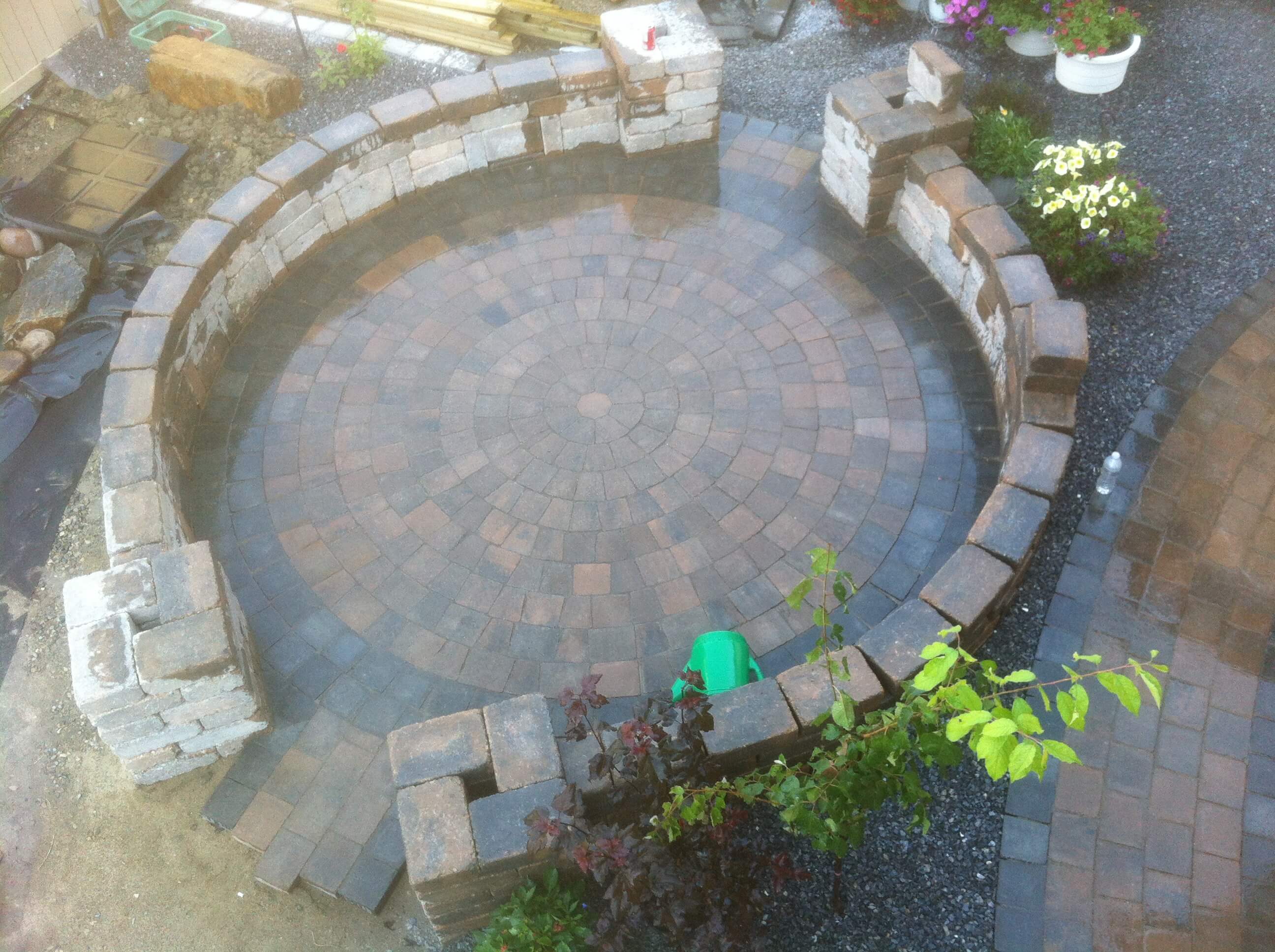 paver-patio-with-retaining-wall
